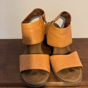 Tan Leather Toms Heeled Sandals Women's Size 11